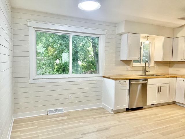 8343 Atlas Drive, Hamburg Twp, MI 48116