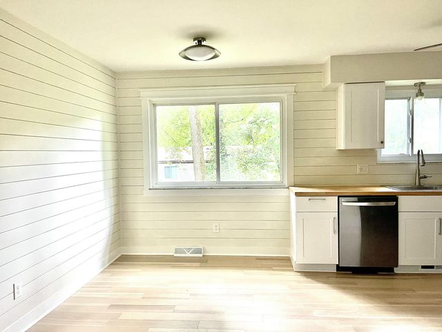 8343 Atlas Drive, Hamburg Twp, MI 48116