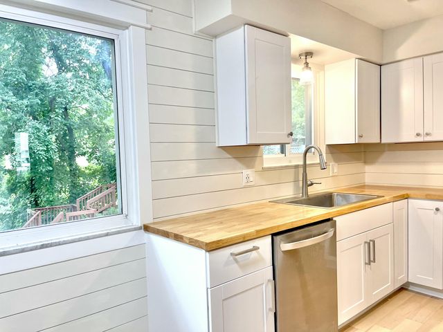 8343 Atlas Drive, Hamburg Twp, MI 48116