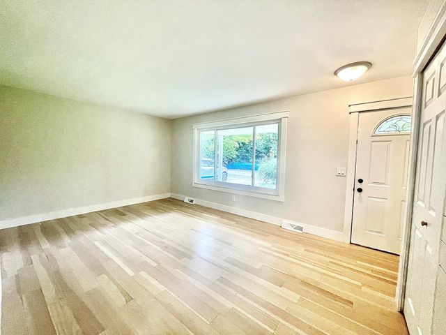 8343 Atlas Drive, Hamburg Twp, MI 48116