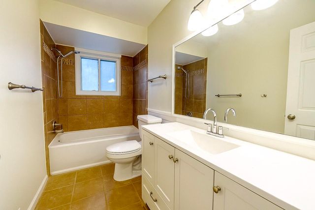 8343 Atlas Drive, Hamburg Twp, MI 48116