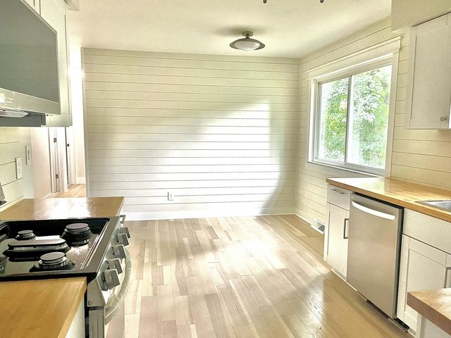 8343 Atlas Drive, Hamburg Twp, MI 48116