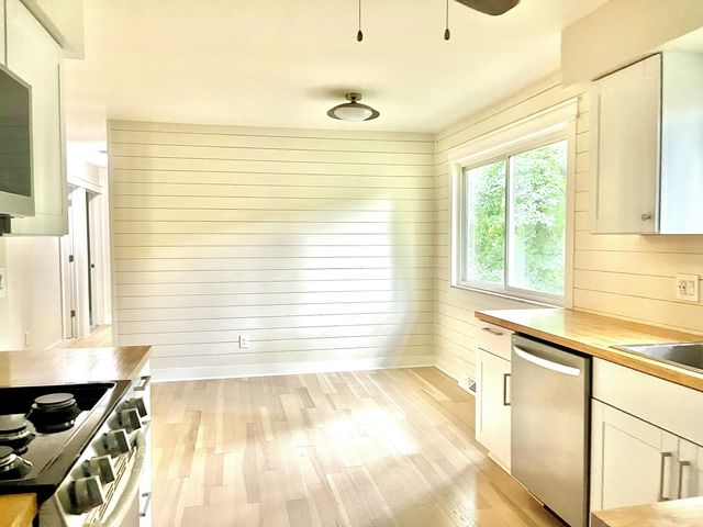 8343 Atlas Drive, Hamburg Twp, MI 48116