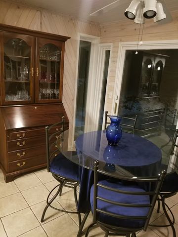 4 Forest Knolls, Decatur, IL 62521