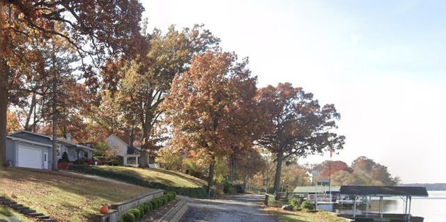 4 Forest Knolls, Decatur, IL 62521