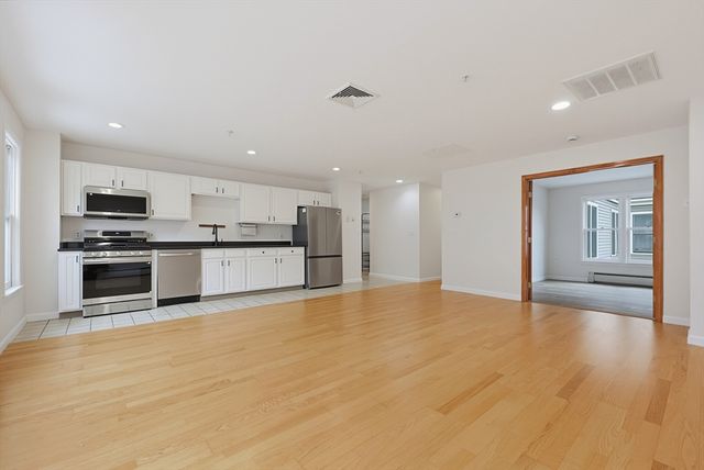 1 Davenport Street 8, Cambridge, MA 02140