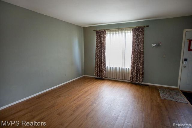 14922 Granada Plaza, Warren, MI 48088