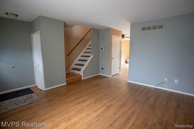 14922 Granada Plaza, Warren, MI 48088