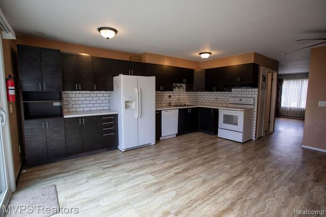 14922 Granada Plaza, Warren, MI 48088