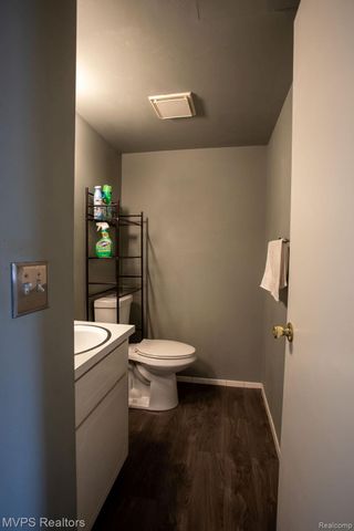 14922 Granada Plaza, Warren, MI 48088