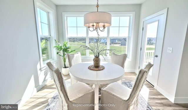 2236 S AUTUMN CHASE DR, Mechanicsburg, PA 17055