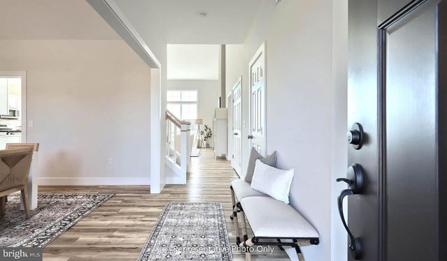 2236 S AUTUMN CHASE DR, Mechanicsburg, PA 17055