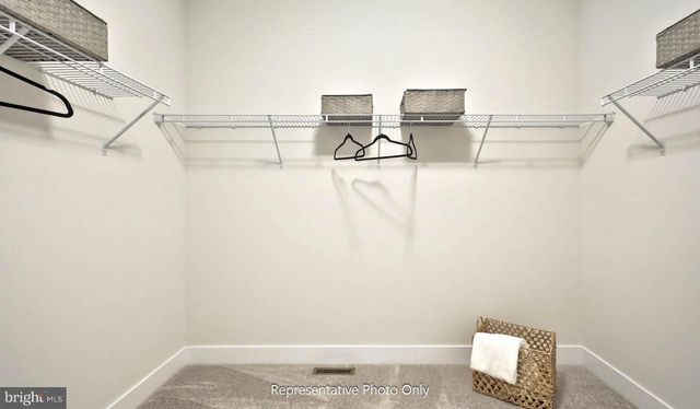 2236 S AUTUMN CHASE DR, Mechanicsburg, PA 17055