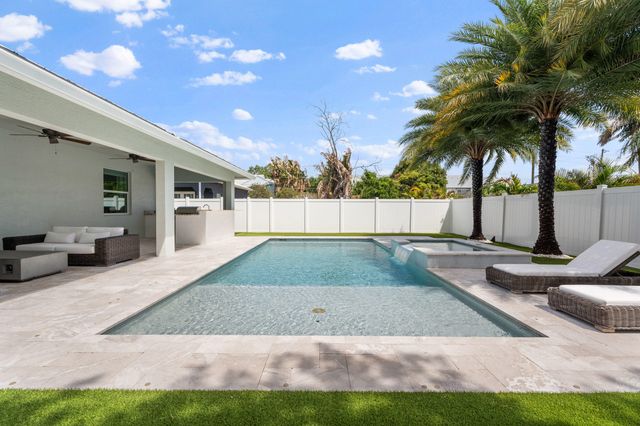 17726 Carver Avenue, Jupiter, FL 33458