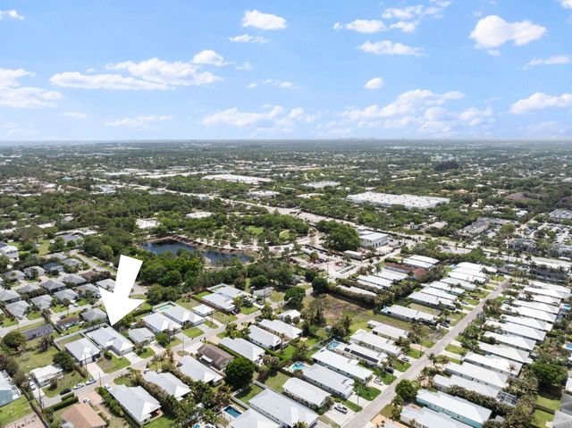 17726 Carver Avenue, Jupiter, FL 33458