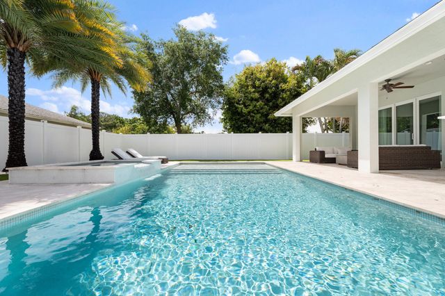 17726 Carver Avenue, Jupiter, FL 33458