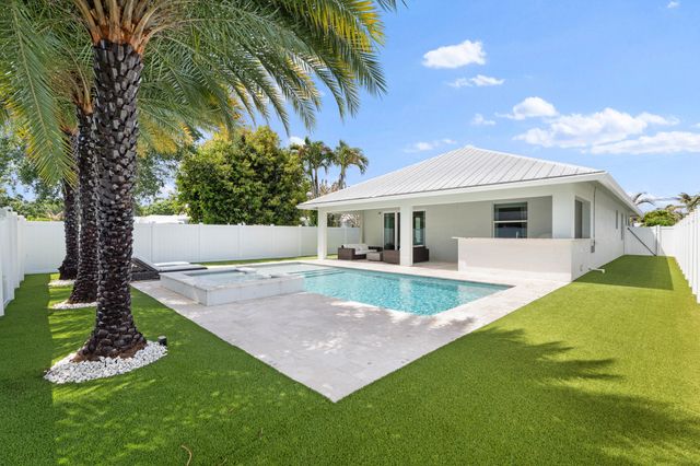 17726 Carver Avenue, Jupiter, FL 33458