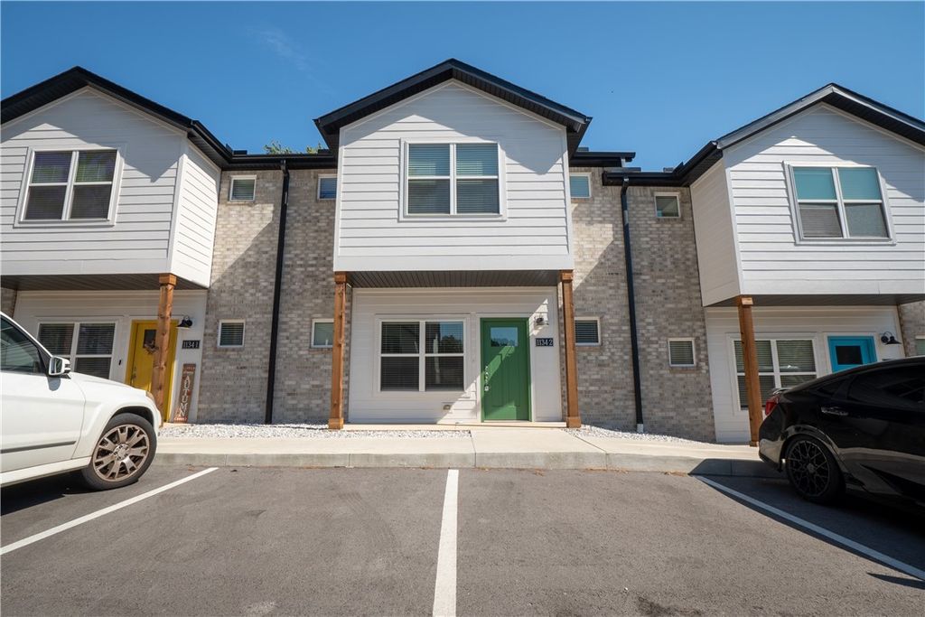 1243 Pink Terrace 1, Fayetteville, AR 72704