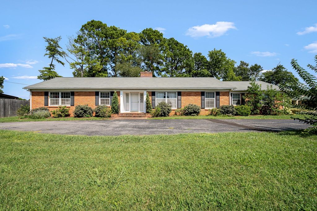 411 Apollo Dr, Murfreesboro, TN 37130