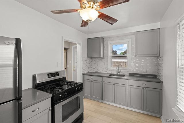 24696 Wilmot Avenue, Eastpointe, MI 48021