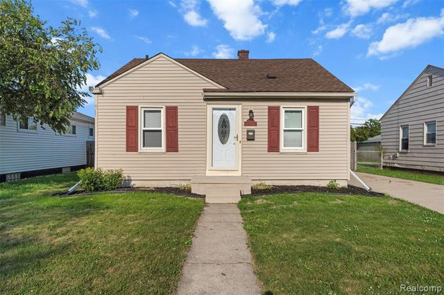 24696 Wilmot Avenue, Eastpointe, MI 48021
