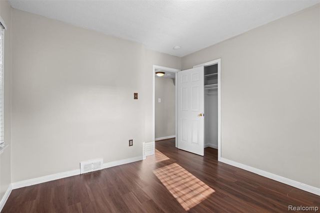 24696 Wilmot Avenue, Eastpointe, MI 48021