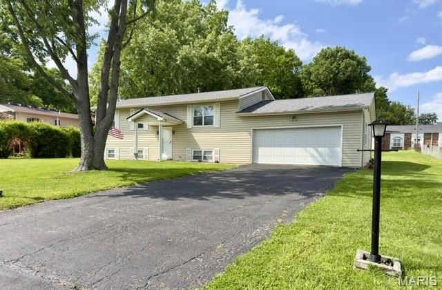 5 Milky Way Drive, St Charles, MO 63304