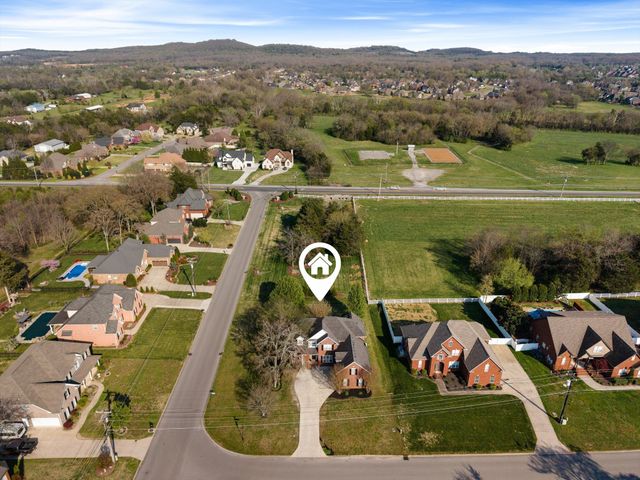 2003 Woodcliff Dr, Smyrna, TN 37167