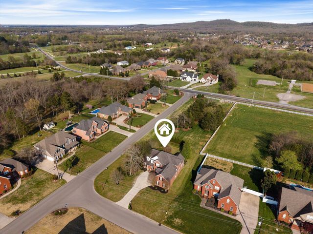 2003 Woodcliff Dr, Smyrna, TN 37167