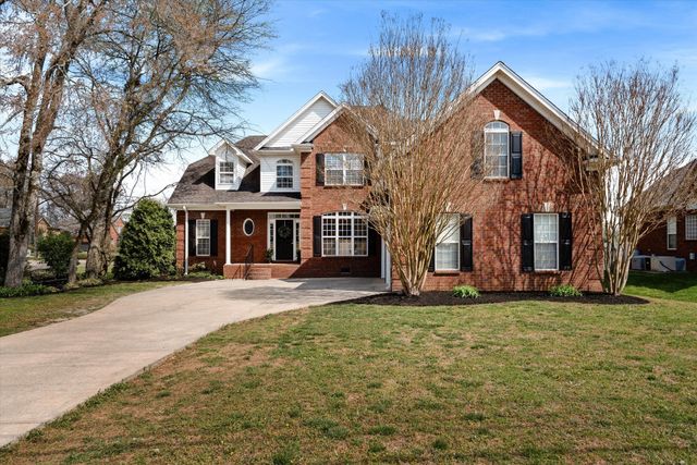 2003 Woodcliff Dr, Smyrna, TN 37167