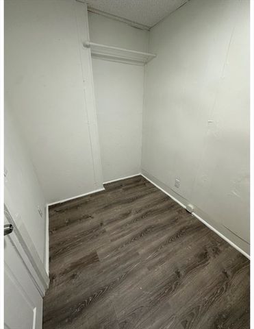 126 Lincoln St 2R, Worcester, MA 01602