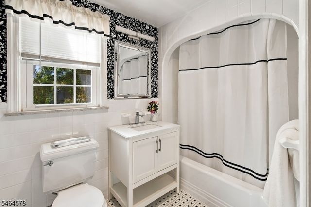76 Inwood Ave, Montclair Twp., NJ 07043