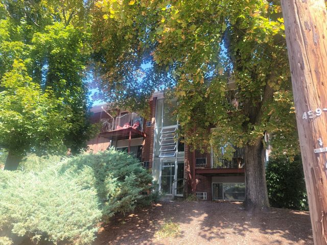9 Longwood Dr 4, Andover, MA 01810