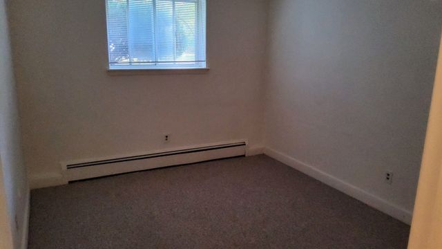 9 Longwood Dr 4, Andover, MA 01810
