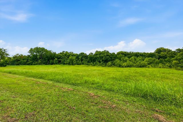 16930 E Us-82, Honey Grove, TX 75446