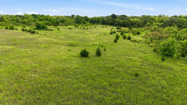 16930 E Us-82, Honey Grove, TX 75446