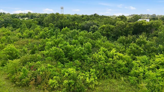 16930 E Us-82, Honey Grove, TX 75446