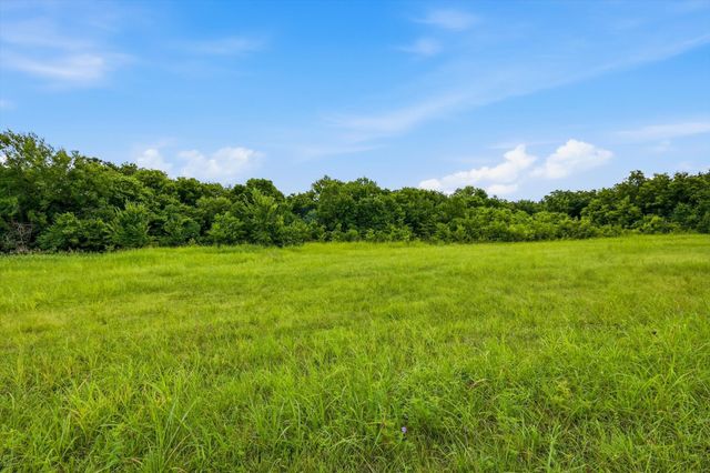 16930 E Us-82, Honey Grove, TX 75446