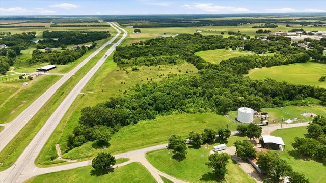 16930 E Us-82, Honey Grove, TX 75446