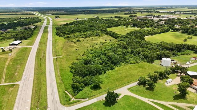 16930 E Us-82, Honey Grove, TX 75446