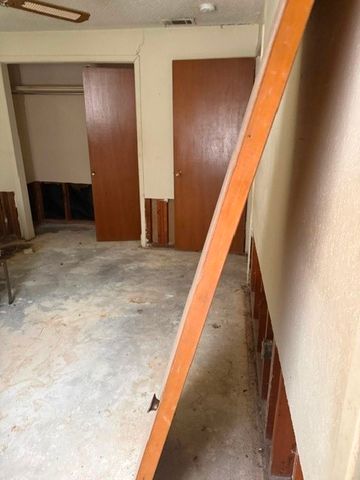 1305 W Bruton Road, Mesquite, TX 75149