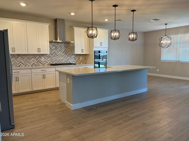 15775 W HONEYSUCKLE Drive W, Surprise, AZ 85387