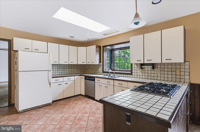 104 CAMERON DR, Hockessin, DE 19707
