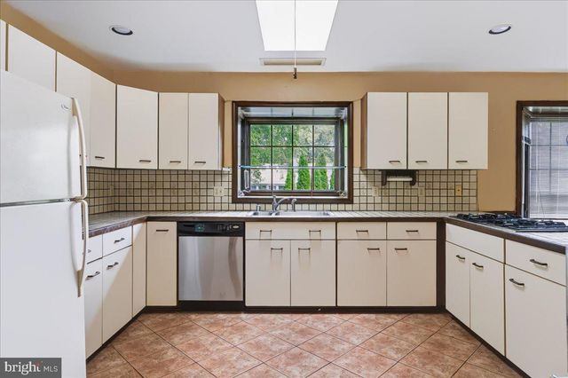 104 CAMERON DR, Hockessin, DE 19707