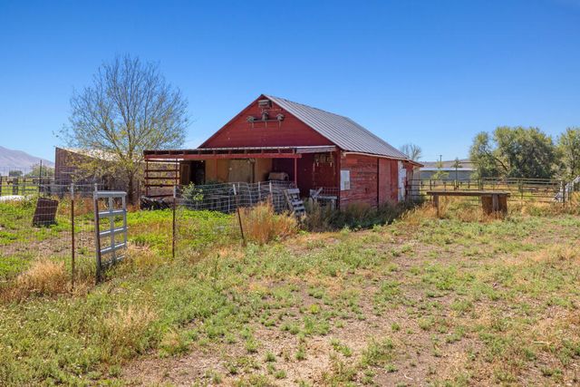 1460 Joe Wright Road, Klamath Falls, OR 97603