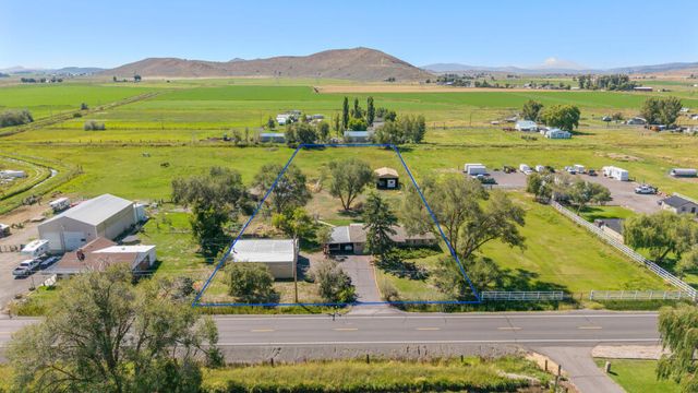 1460 Joe Wright Road, Klamath Falls, OR 97603