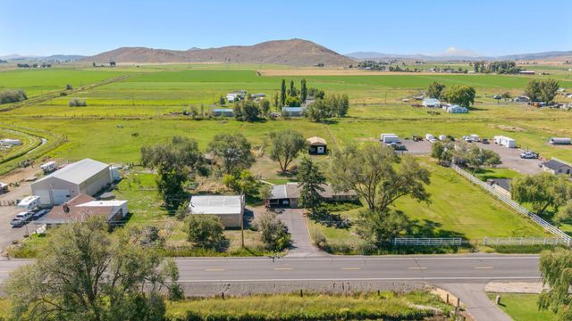 1460 Joe Wright Road, Klamath Falls, OR 97603