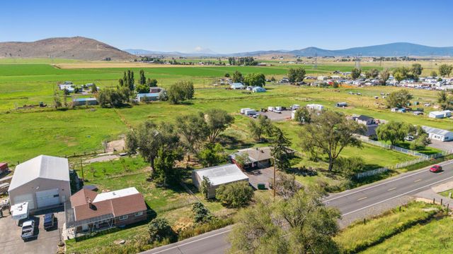 1460 Joe Wright Road, Klamath Falls, OR 97603