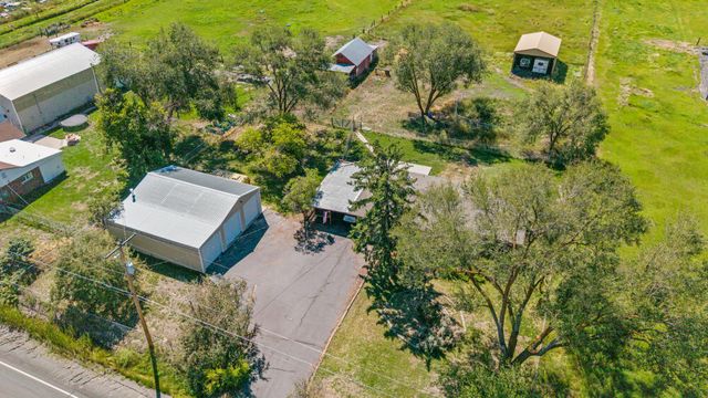 1460 Joe Wright Road, Klamath Falls, OR 97603