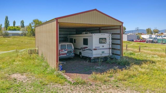 1460 Joe Wright Road, Klamath Falls, OR 97603